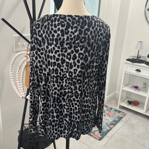 Mario Serrani Black and Gray Animal Print Blouse - Picture 2 of 6
